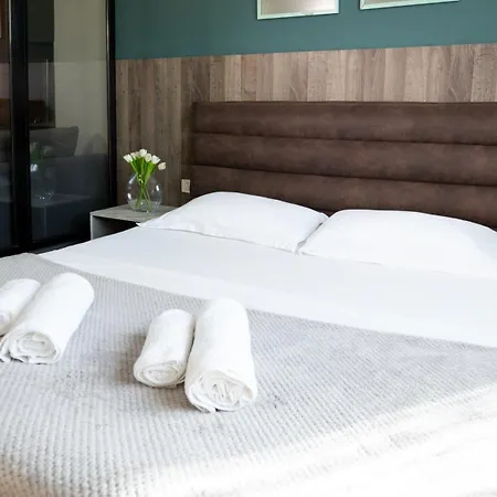 Kristal Center, Studio,near Artificial 公寓 *